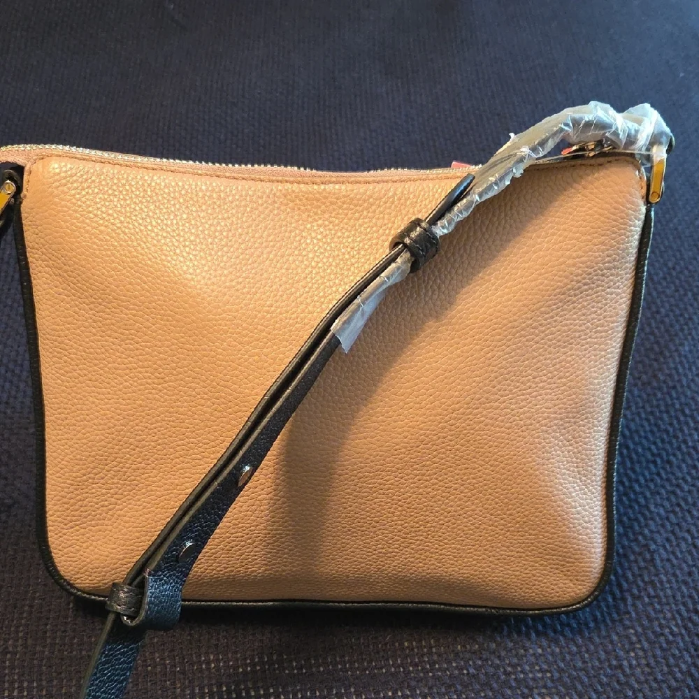 Kate Spade NWT Cream & Tan Run Around Med Crossbody Bag Elegant Design - Picture 5 of 11